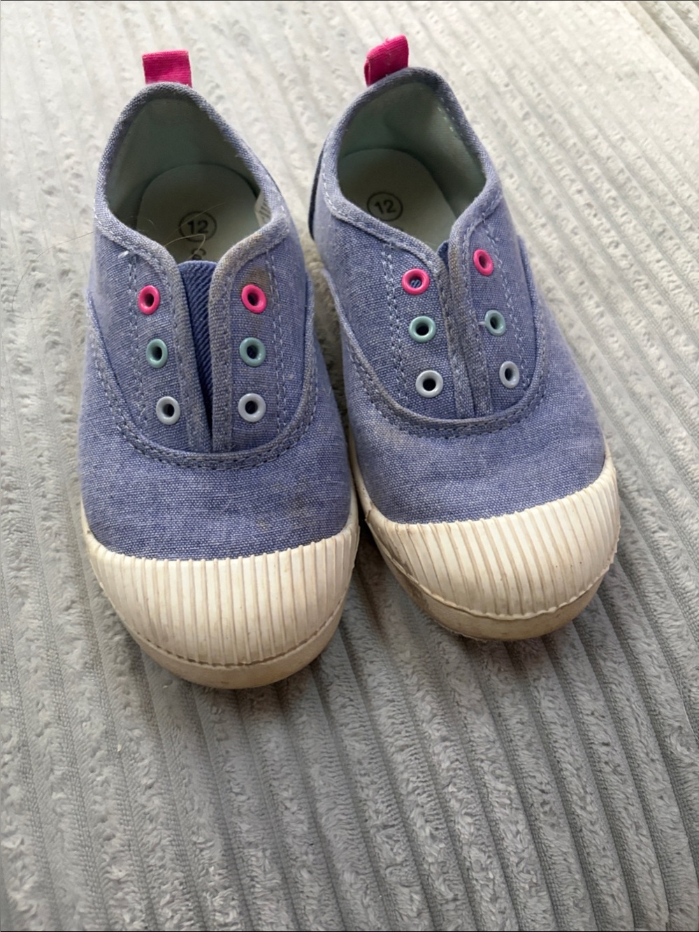Kids Slip-On Canvas Sneakers with Pink Pull Tab